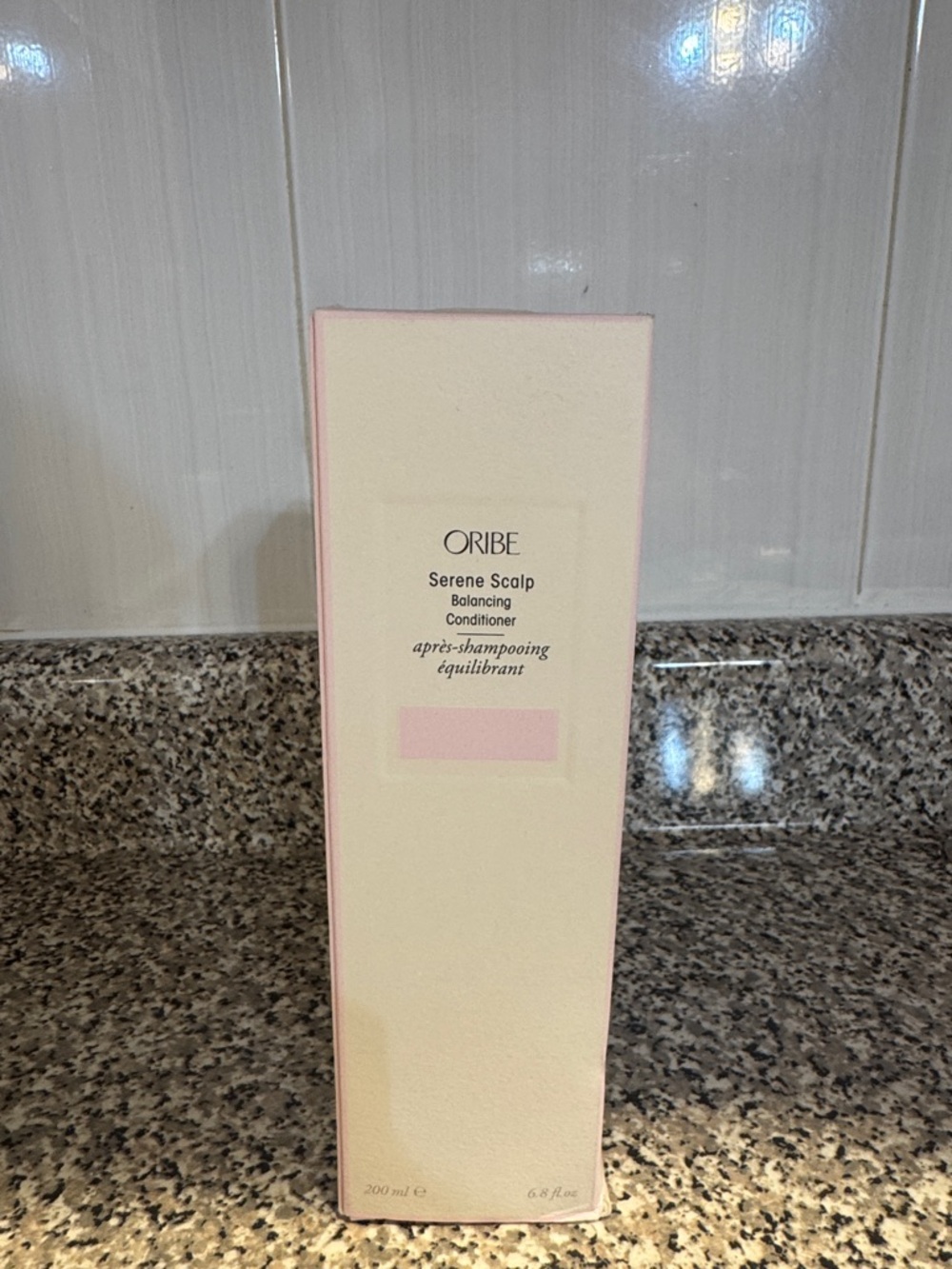 Oribe Serene Scalp Balancing Conditioner - Cream & Pale Pink Accents